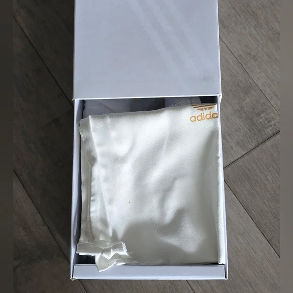 NIB - adidas Superstar Swarovski White Black dust bag Included Size 6.5 Womens - Picture 9 of 10